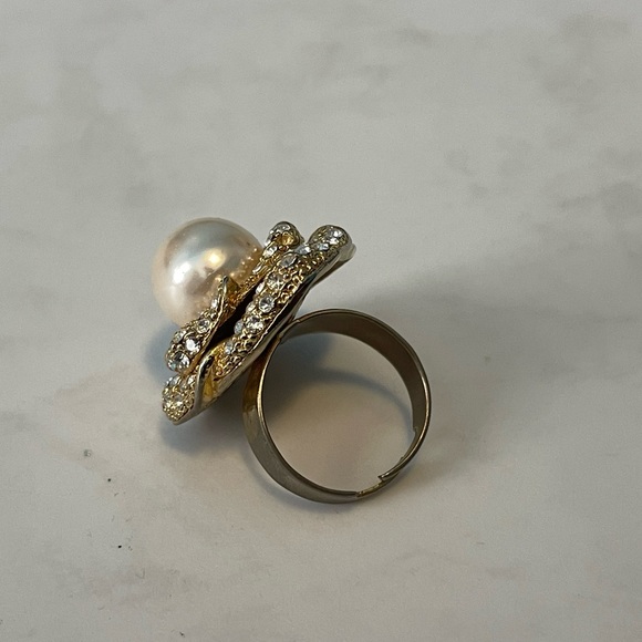 STATEMENT Pearl Ring - Picture 2 of 2